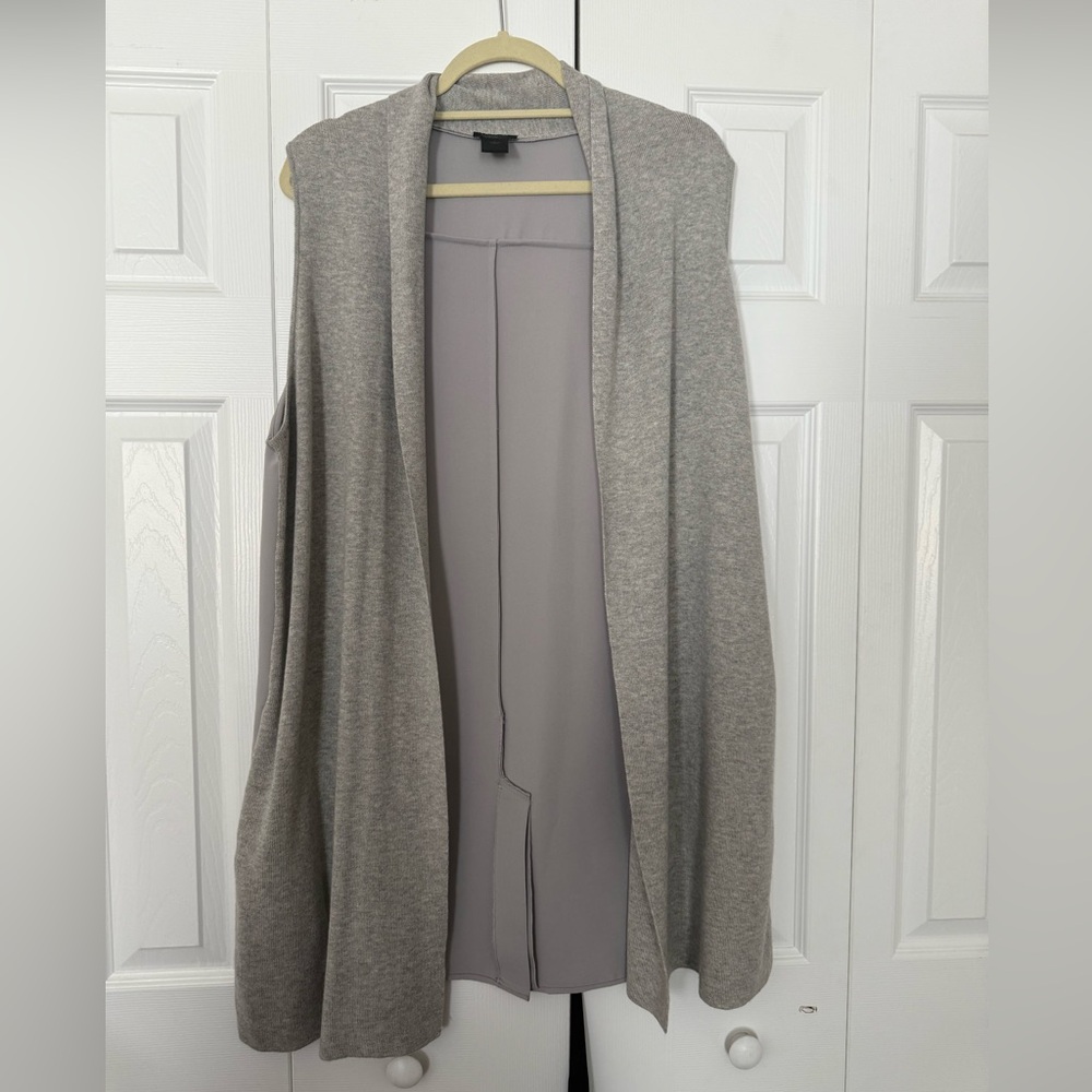 Ann Taylor Light Gray Sleeveless Cardigan, Size large